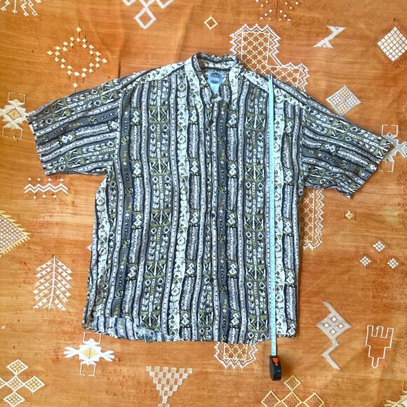 Vintage Uomo 100% Silk Short Sleeve Button-Up Shirt – Tribal Print, Size M - Picture 2 of 5